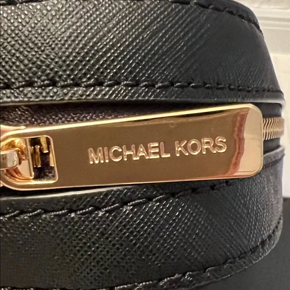 MICHAEL KORS BLACK JET SETTER CROSSBODY BAG with FRONT ZIP COMPARTMENT AND CHAIN - Picture 7 of 11